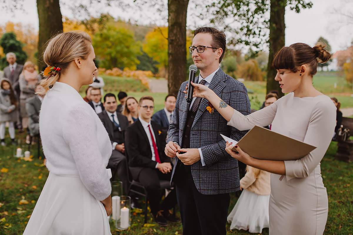 humanistyczny ślub nad jeziorem - Ślub humanistyczny, czyli jaki?  ajemstories.com