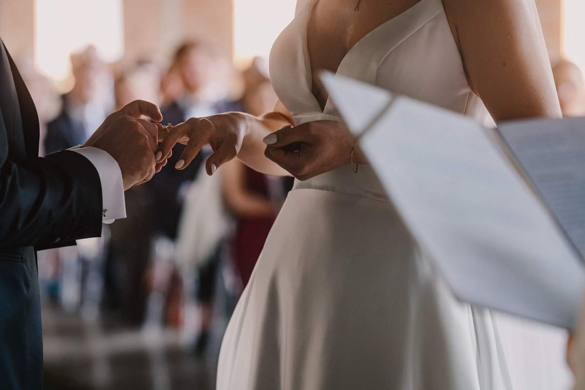Międzynarodowy ślub humanistyczny - Ślub humanistyczny, czyli jaki?  ajemstories.com