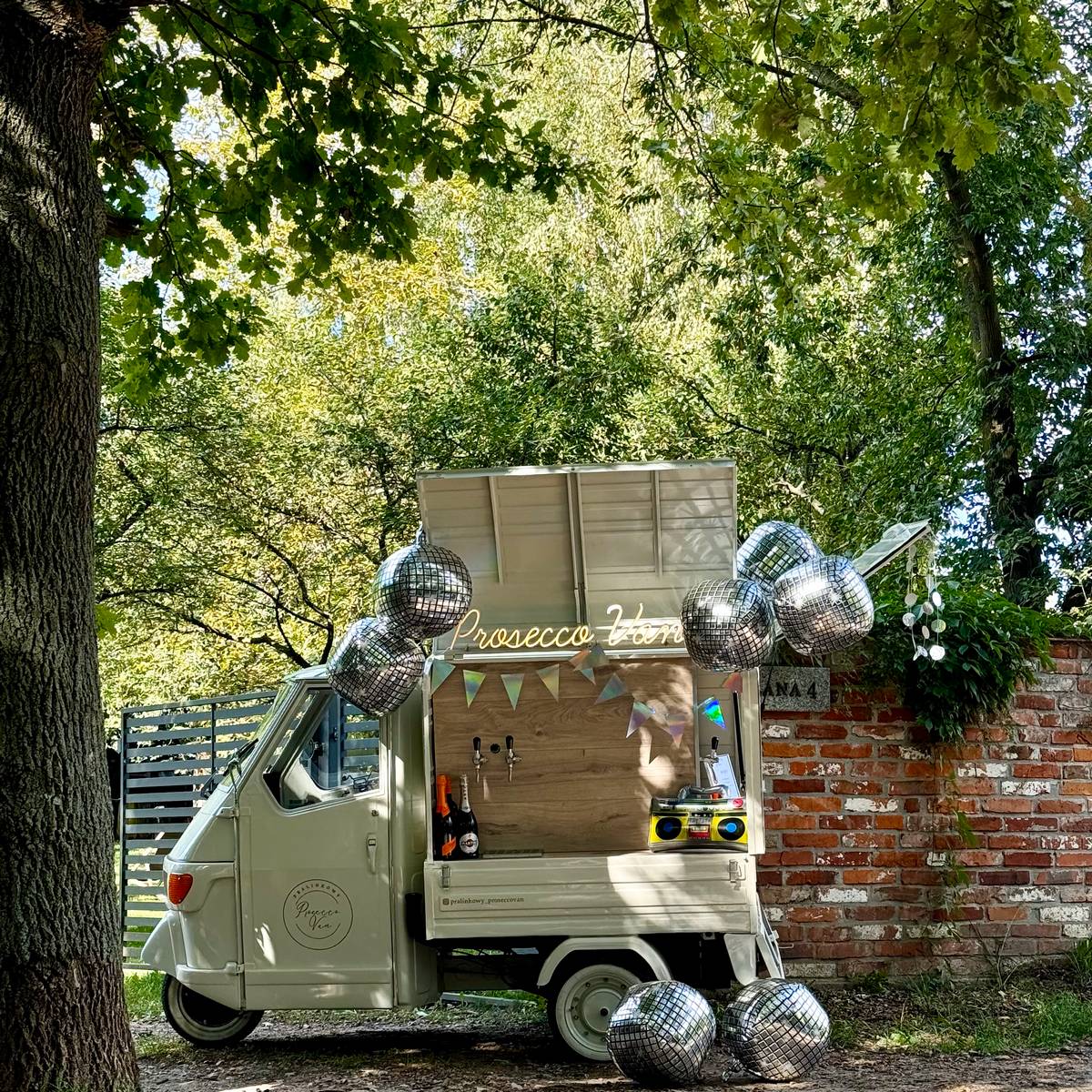  - Prosecco Van proseccovan
